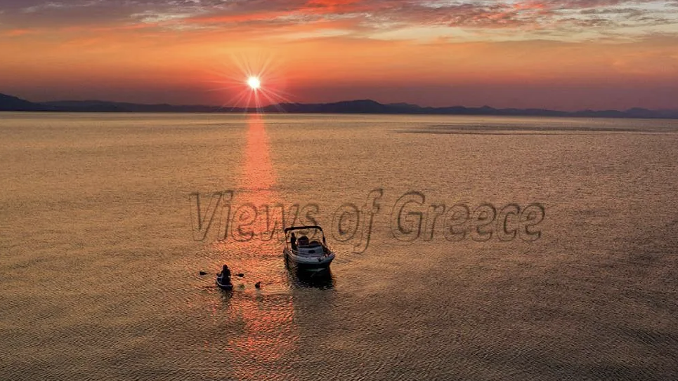 efsyn - Πάμε Δερβένι, Ακράτα για βουτιές