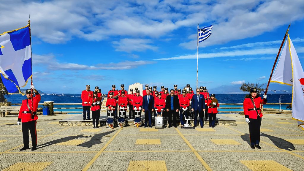 Με λαμπρότητα πραγματοποιήθηκε η μαθητική παρέλαση της 28ης Οκτωβρίου στο Δερβένι του Δήμου Ξυλοκάστρου-Ευρωστίνης