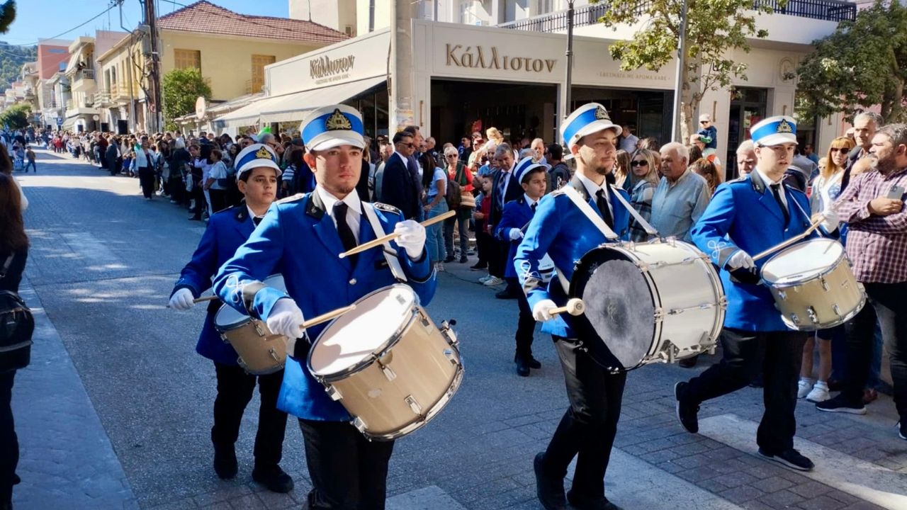 Η Δημοτική Φιλαρμονική Ξυλοκάστρου στην Παρέλαση για την Επέτειο της 28ης Οκτωβρίου