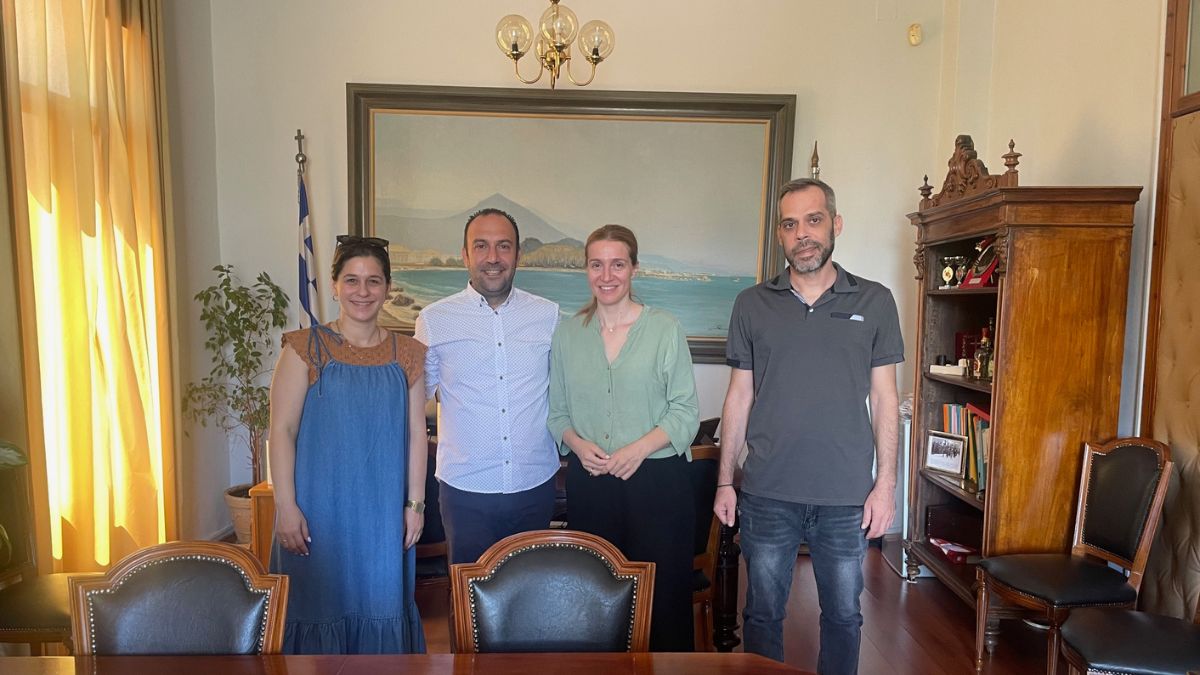 Επίσκεψη μελών του ΚΕΘΕΑ στο Δήμο Ξυλοκάστρου - Ευρωστίνης