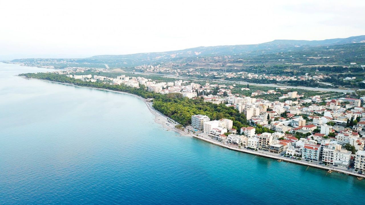 star.gr - Τρεις παραλίες στην Κορινθία για βουτιές σε τιρκουάζ νερά!